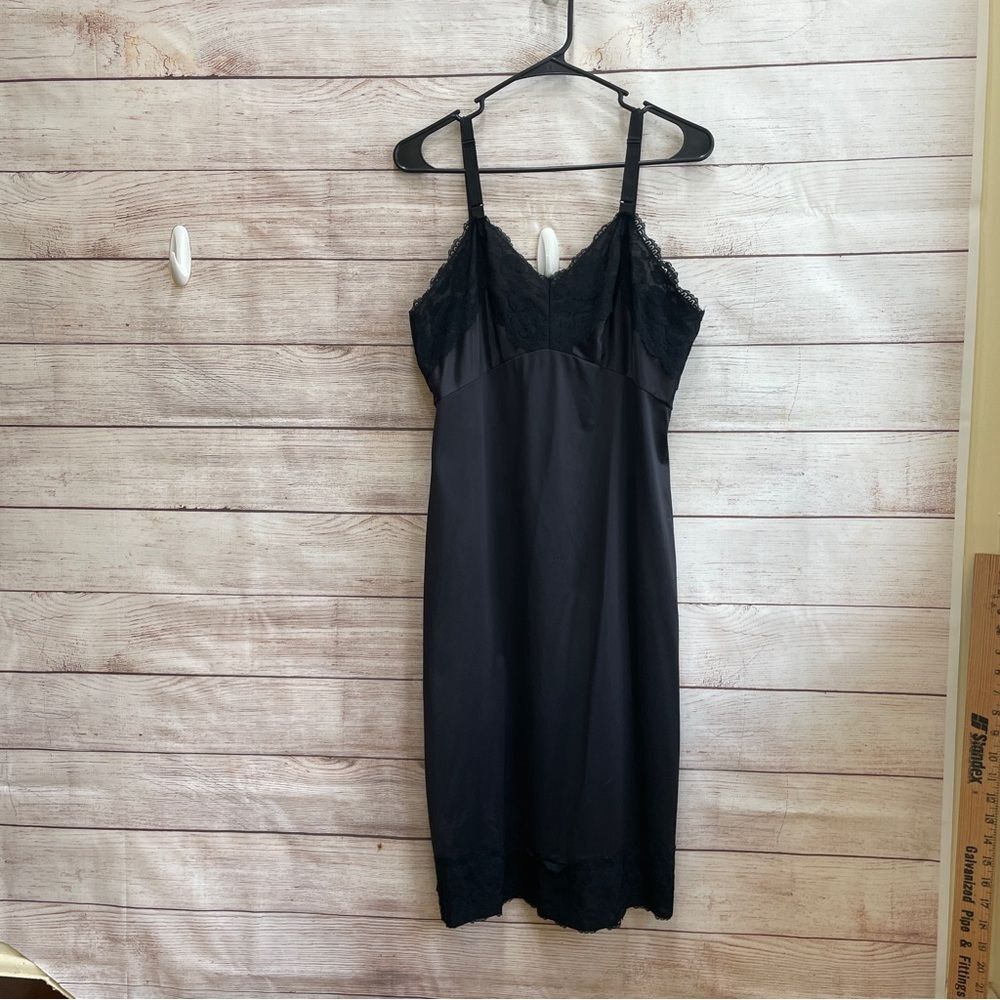 VINTAGE PINEHURST LINGERIE‎ FULL SLIP IN BLACK